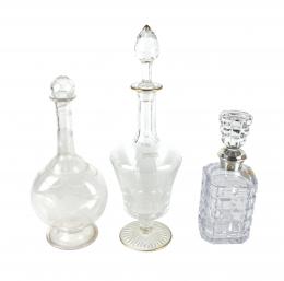 73 - TRES BOTELLAS EN CRISTAL