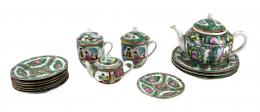 408 - LOTE VARIADO EN PORCELANA ORIENTAL DE LA SEGUNDA MITAD S.XX