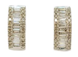 136 - PENDIENTES ARGOLLAS CON DIAMANTES