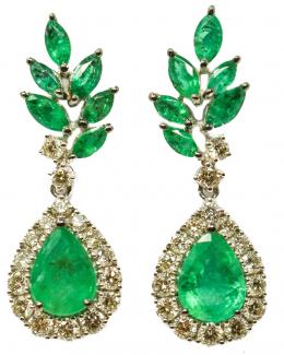 149 - PENDIENTES LARGOS CON ESMERALDAS Y BRILLANTES