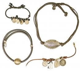 216 - TRES GARGANTILLAS Y DOS PULSERAS