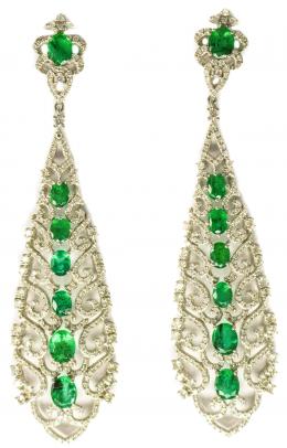 153 - PENDIENTES LARGOS CON BRILLANTES Y ESMERALDAS