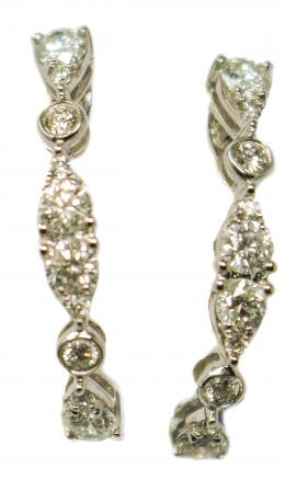 136 - PENDIENTES ARGOLLAS CON DIAMANTES