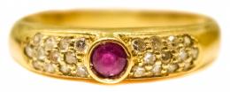63 - ANILLO CON BRILLANTES Y RUBÍ