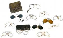 905 - LOTE DE GAFAS Y QUEVEDOS