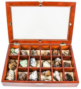 447 - COLECCION VARIADA DE MINERALES