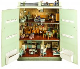 191 - CASITA DE MUÑECAS CON COMPLEMENTOS AÑOS 50