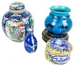 660 - LOTE DE CUATRO PIEZAS ORIENTALES DE LA SEGUNDA MITAD S.XX