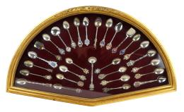 699 - COLECCION DE CUCHARITAS DE PLATA Y METAL