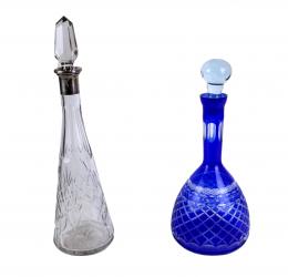 54 - DOS BOTELLAS LICORERAS