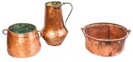 906 - LOTE DE CUATRO OBJETOS DE COBRE RÚSTICOS
