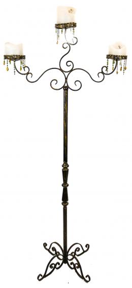 865 - CANDELABRO DE PIE EN HIERRO FORJARO