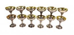 702 - CONJUNTO DE 12 COPAS EN PLATA