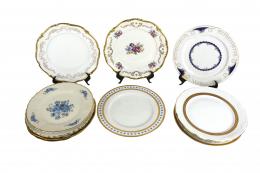 726 - COLECCIÓN DE TRECE PLATOS