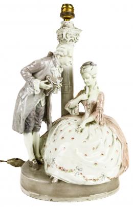 229 - LAMPARA DE SOBREMESA EN PORCELANA 