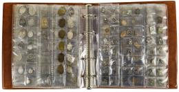350 - ALBUM CON MEDALLAS Y COLGANTES DE LA VIRGEN DE MONTSERRAT