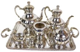 1623 - JUEGO DE CAFE DE METAL PLATEADO