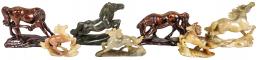 359 - COLECCIÓN DE SIETE CABALLOS EN PIEDRAS DURAS