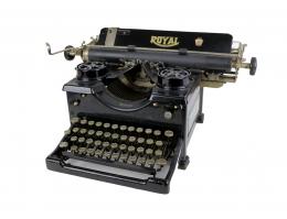929 - MAQUINA DE ESCRIBIR "ROYA"
