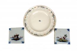 520 - PLATO Y DOS BALDOSAS EN CERAMICA