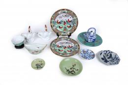 634 - GRAN LOTE EN PORCELANA Y CERÁMICA ORIENTAL