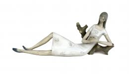 441 - FIGURA DE JOVEN TUMBADA LLADRO AÑOS 70