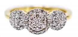 61 - ANILLO CON ROSETONES DE BRILLANTES