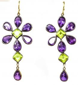133 - PENDIENTES DE PPS. DEL S.XX CON AMATISTAS Y PERIDOTOS