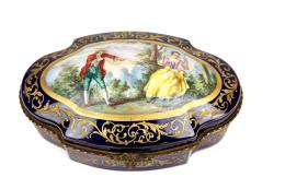 458 - CAJA EN PORCELANA DE SÈVRES PRIMERA MITAD DEL S.XX