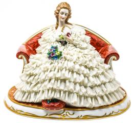 446 - FIGURA DE PORCELANA  CENTRO EUROPEA