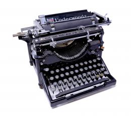 1545 - MÁQUINA DE ESCRIBIR "UNDERWOOD"