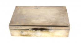 664 - CAJA CIGARRERA DE PLATA