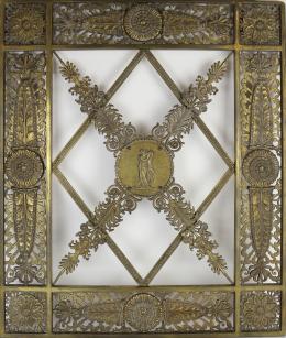977 - PLAFÓN DECORATIVO EN BRONCE DE ESITLO CLASICO
