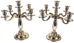 718 - PAREJA DE CANDELABROS EN PLATA DE MEDIADOS DEL S.XX