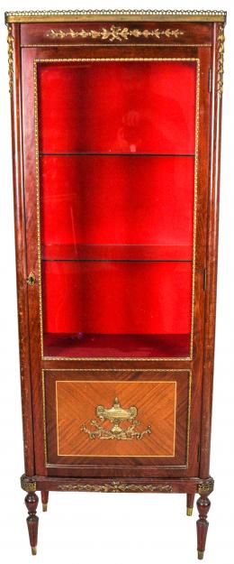 359 - VITRINA ESTILO FRANCÉS DEL ÚLTIMO TERCIO DEL S. XX. 