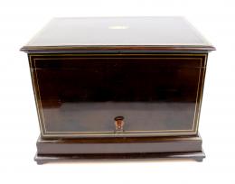884 - CAJA LICORERA NAPOLEON III DE SEGUNDO TERCIO DEL S.XIX.
