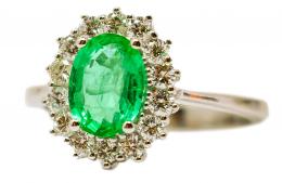 75 - ANILLO ROSETÓN CON ESMERALDA Y BRILLANTES