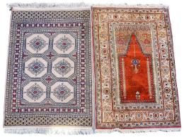 3 - DOS ALFOMBRAS OREINTALES