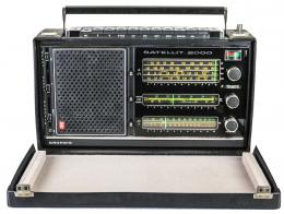 986 - RADIO "GRUNDIG" MODELO "SATELLIT 2000"