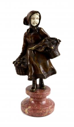 774 - "CAMPESINA" FIGURA EN BRONCE DEL PRIMER TERCIO S.XX