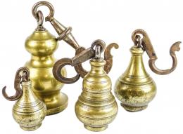 866 - CUATRO PESAS PARA BALANZA ROMANA S.XIX