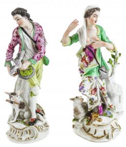 470 - PAREJA DE FIGURAS EN PORCELANA