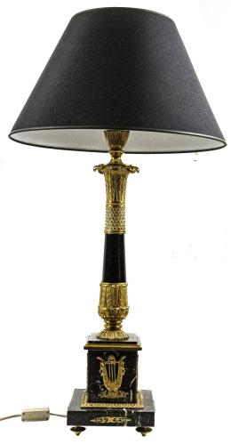 210 - LÁMPARA DE SOBREMESA DE ESTILO IMPERIO ÚLTIMO CUARTO S.XX