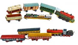 181 - LOTE DE TRES TRENES DE LA PRIMERA MITAD DE SIGLO XX