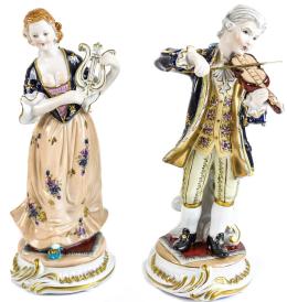 350 - "MÚSICOS" PAREJA DE FIGURAS EN PORCELANA