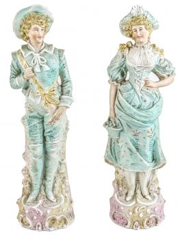 469 - PAREJA DE FIGURAS EN BISCUIT DEL PRIMER TERCIO DEL S.XX