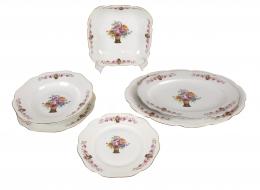428 - CONJUNTO DE PIEZAS DE VAJILLA DEL SEGUNDO TERCIO DEL S.XX