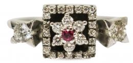 70 - ANILLO CON BRILLANTES Y RUBÍ