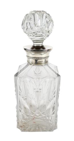 15 - BOTELLA LICORERA EN CRISTAL Y PLATA DE MEDIADOS DEL S.XX