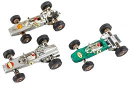 188 - TRES COCHES DE JUGUETE "EAGLE WESLAKE" "FERRARI"  "HONDA-V12